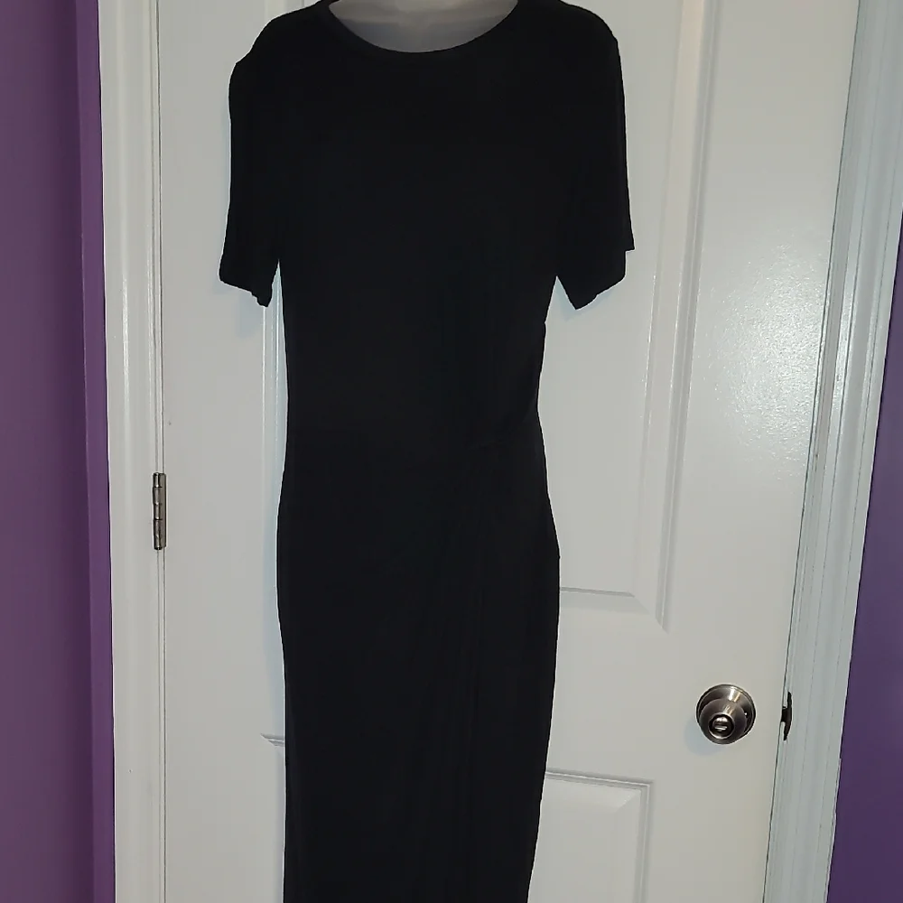 Elegant Black Midi Side Knot  Dress Sz: L